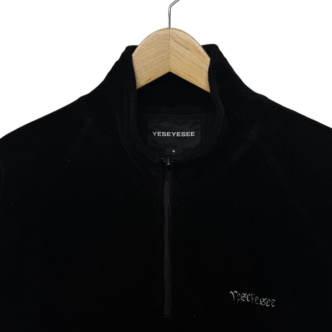 예스아이씨 로고 벨벳 반집업  상품이미지2