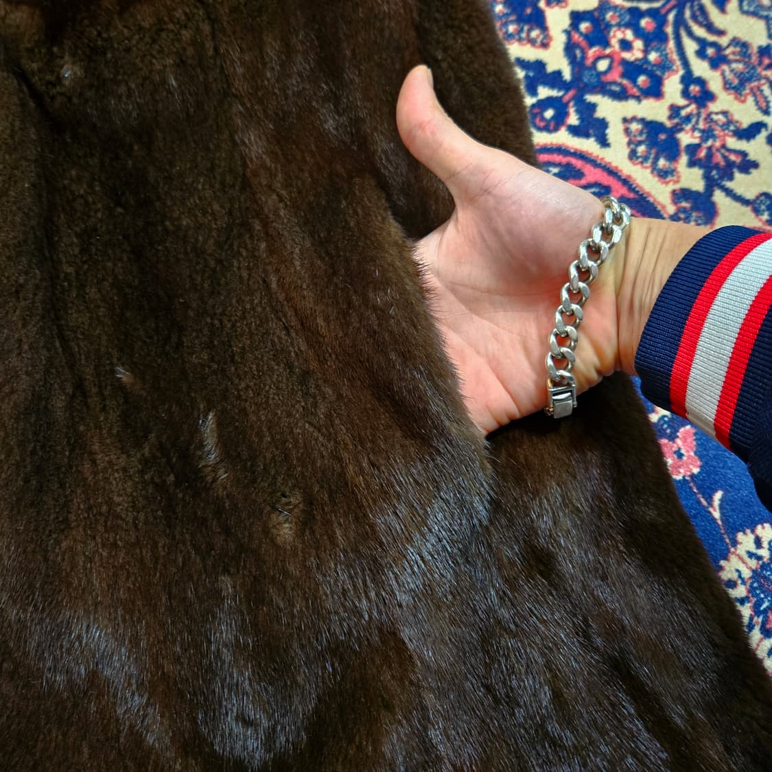 진도모피(JINDO) 다크 브라운 통 밍크 코트 베스트 + 모피 머플러 상품이미지4