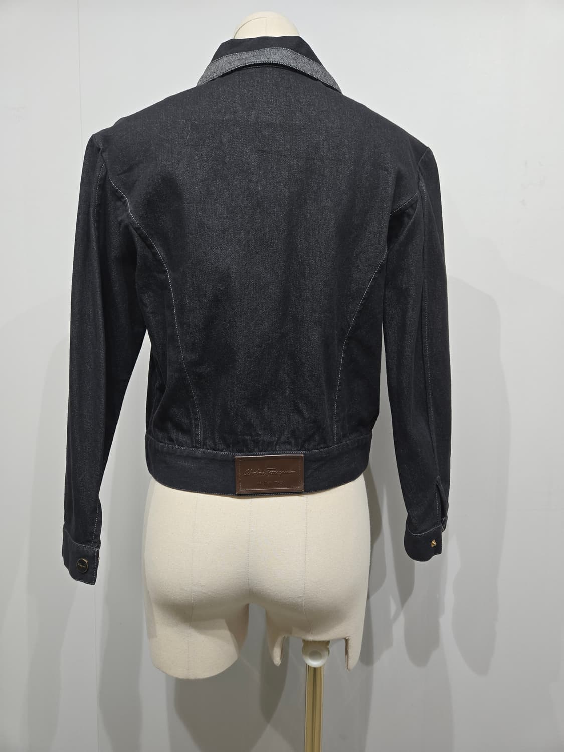 페라가모 블랙 데님 숏 자켓 상품이미지4