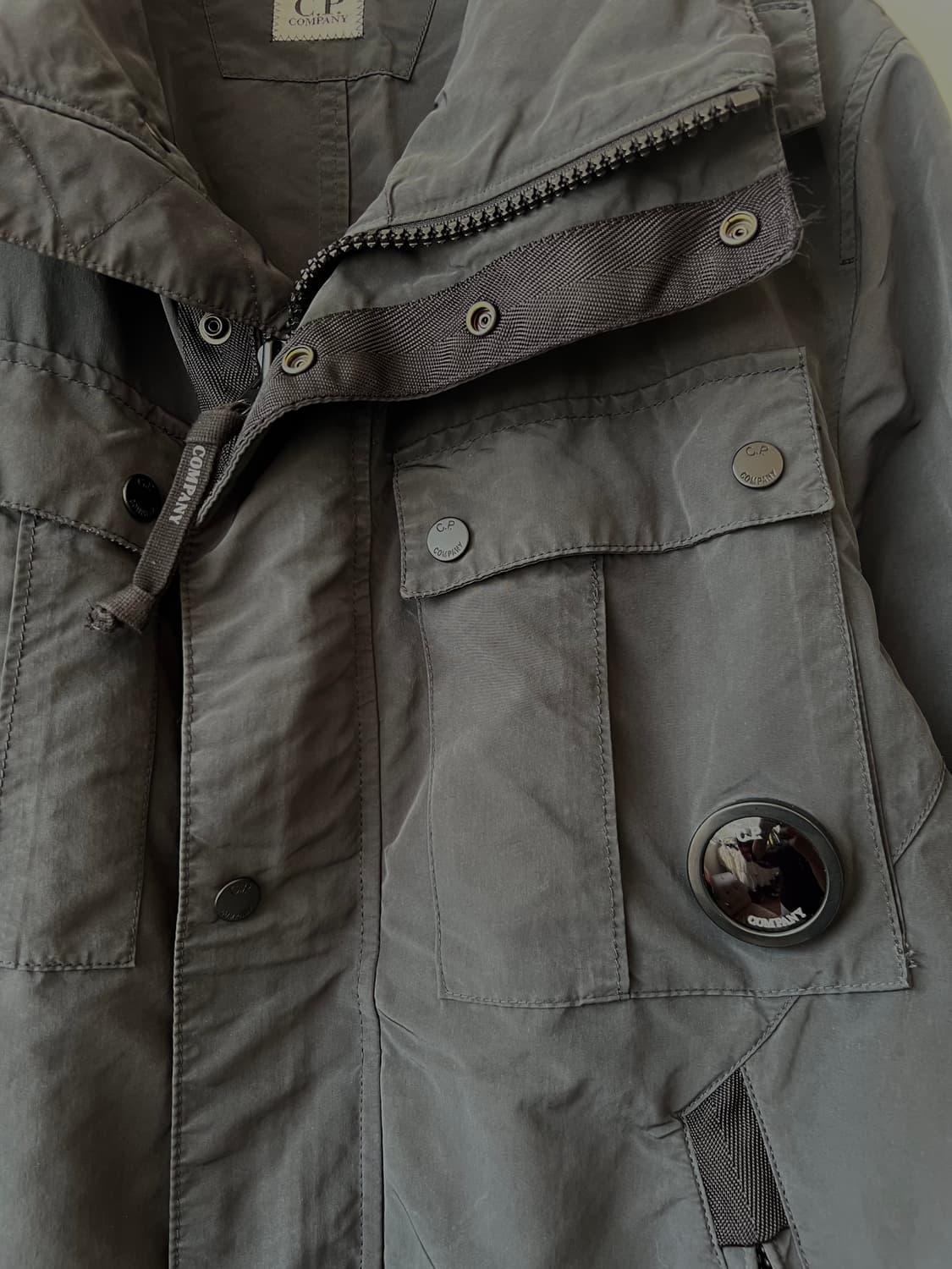 CP컴퍼니 남성 차콜그레이 고글후드점퍼 고글자켓 상품이미지4