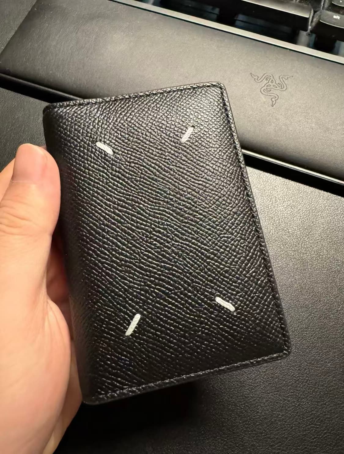 메종 마르지엘라 레더 바이폴드 카드 홀더 블랙  상품이미지1