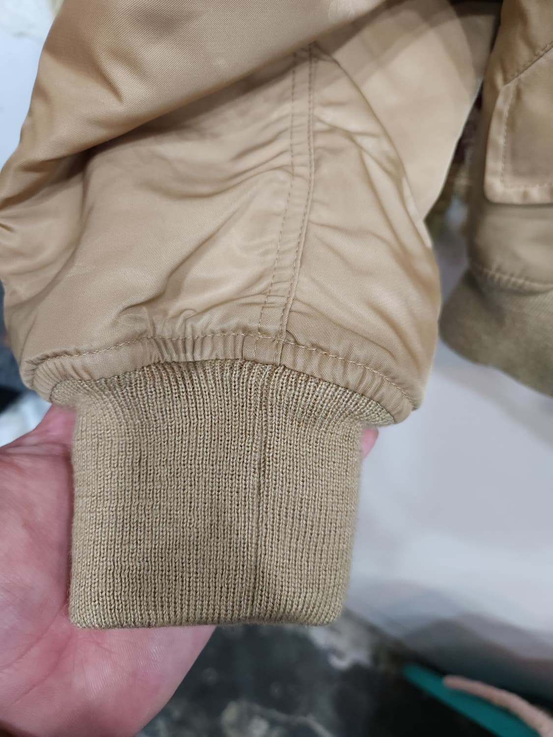 라코스테 리버시블 ma1 항공점버 모노그램패턴

 상품이미지4