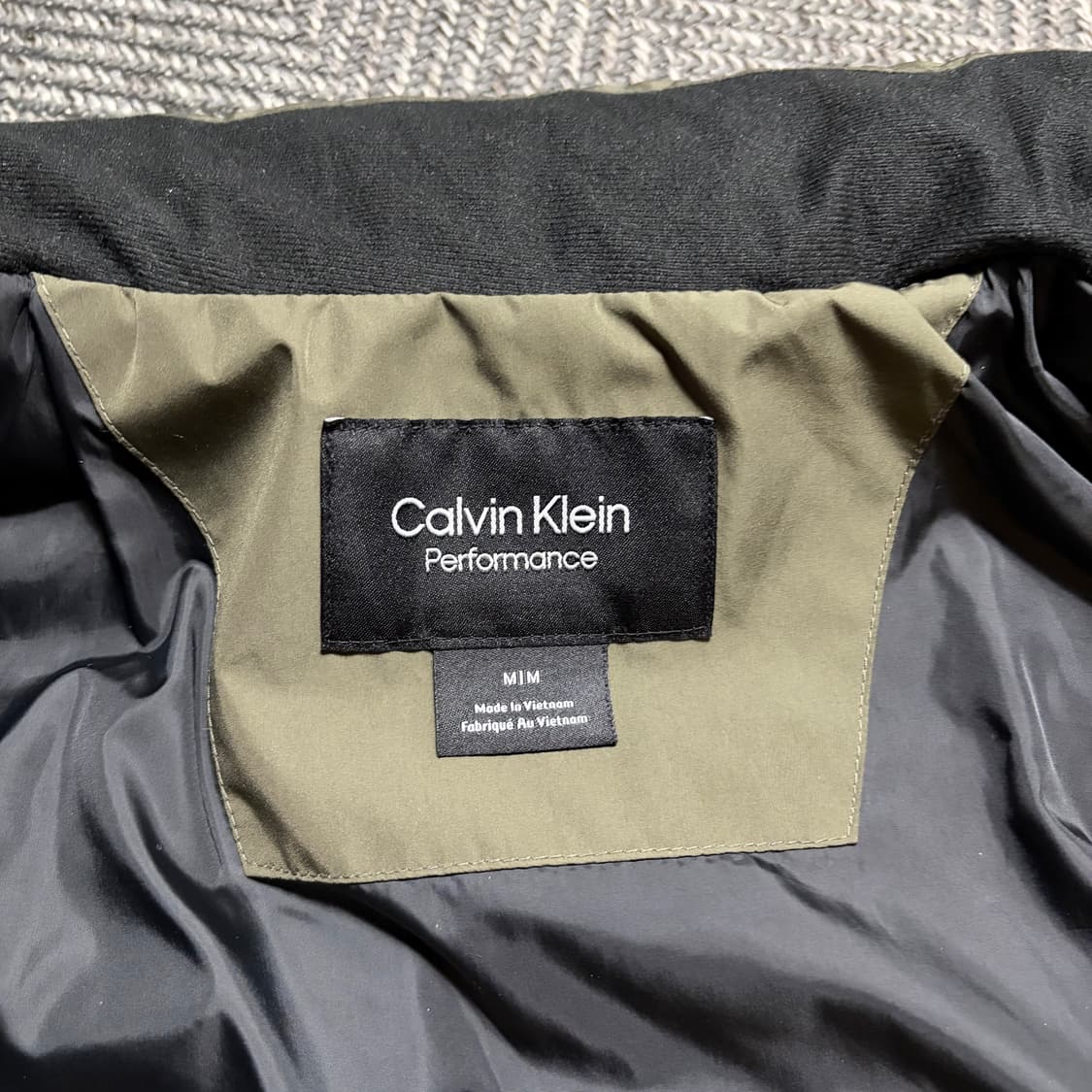 캘빈클라인 퍼포먼스 패딩 점퍼 카키(M) 상품이미지3