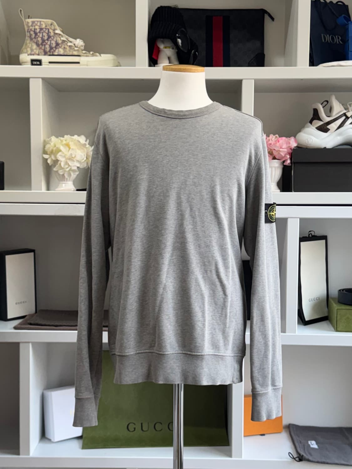 [새상품급,L] 스톤아일랜드 그레이 맨투맨 후드티 긴팔티 기모티


 상품이미지1