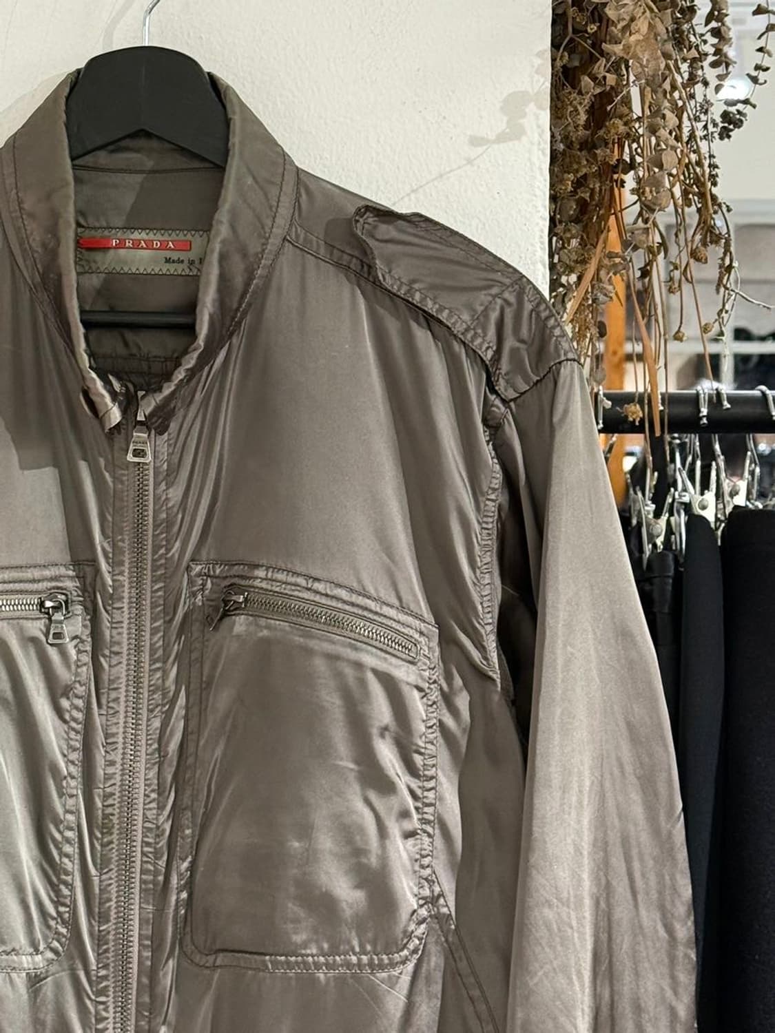 프라다 카키 나일론 하이넥 집업 자켓 상품이미지3