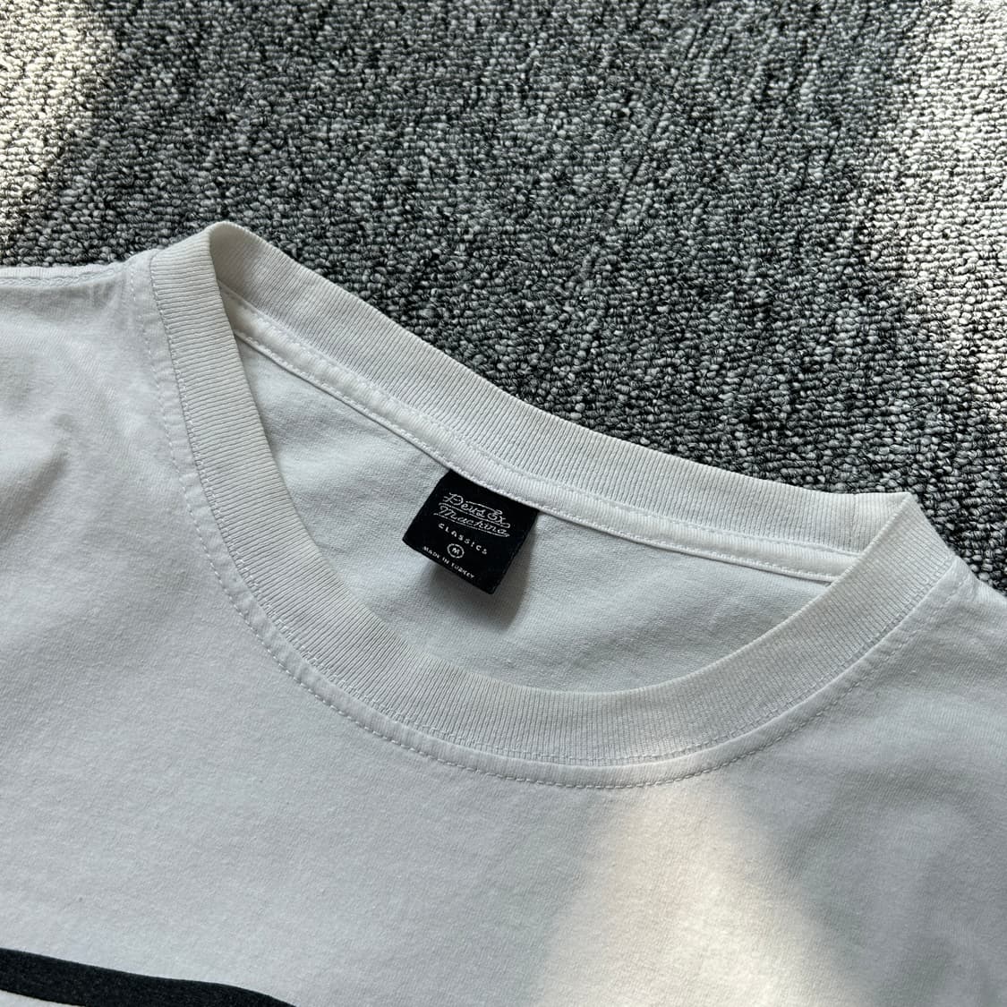 데우스 엑스마키나 쉴드 화이트 반팔티 상품이미지5