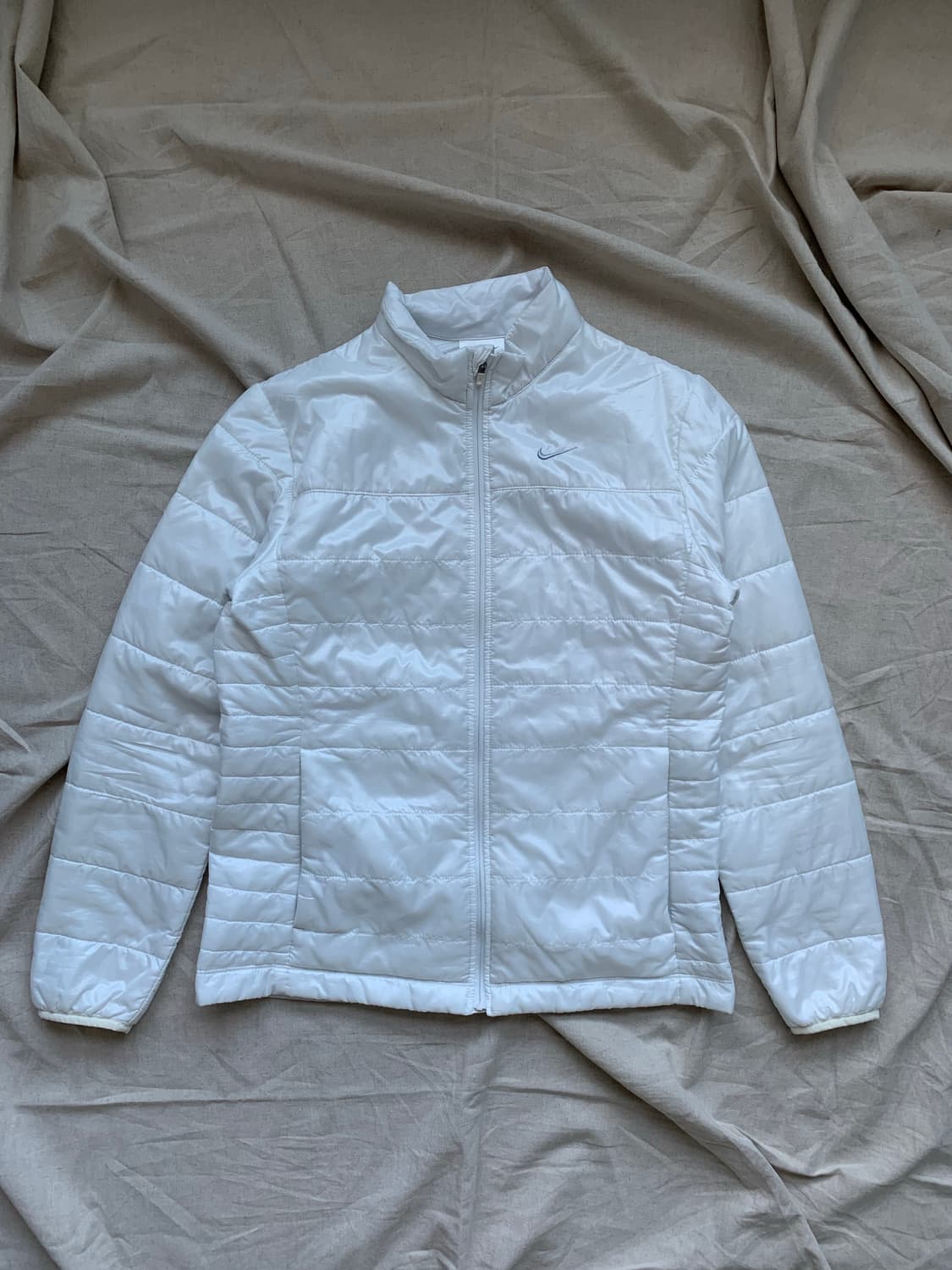 나이키 00년대 올드스쿨 은색 스우시 화이트 경량패딩 상품이미지5