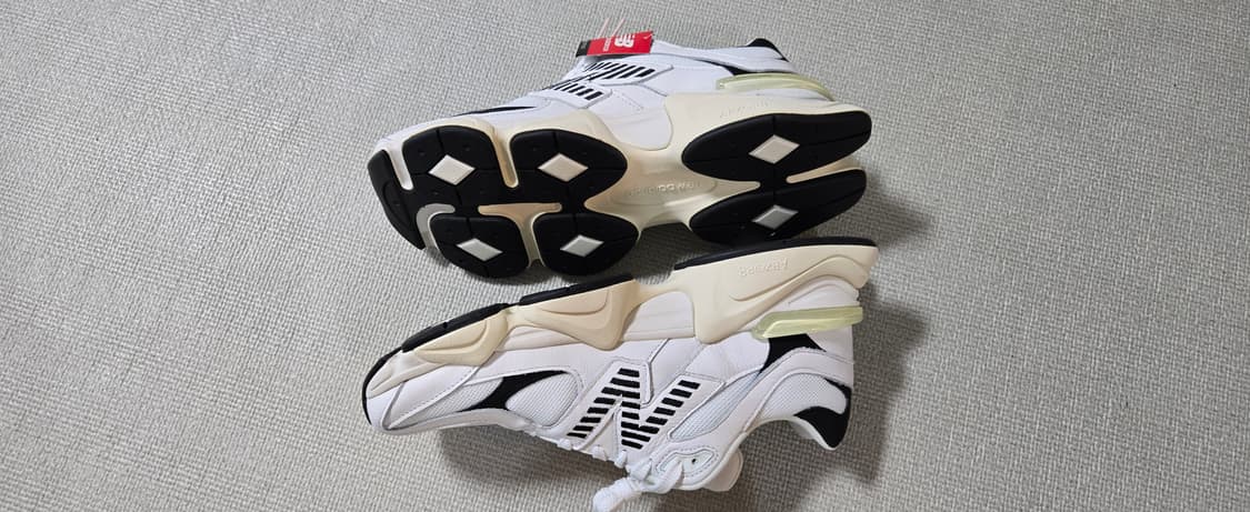 뉴발란스 9060 블랙화이트 290사이즈  상품이미지4