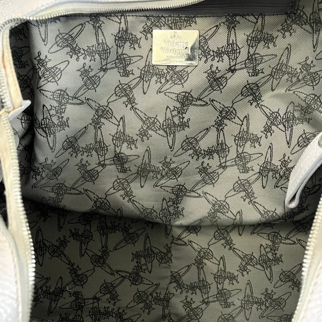 비비안웨스트우드 빈티지 레더 숄더백 상품이미지4