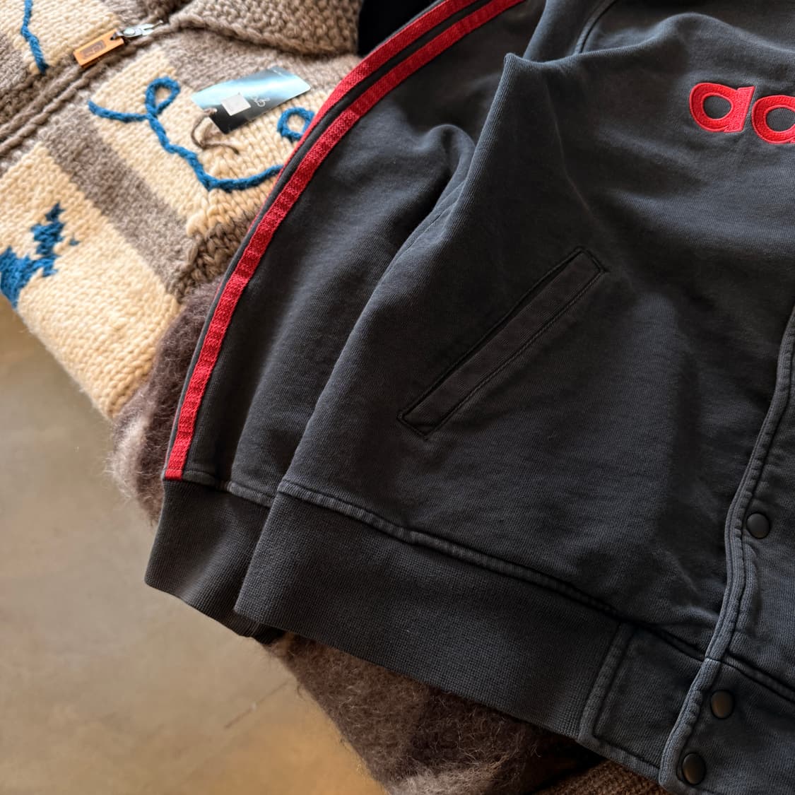 아디다스 검빨 삼선 자켓 L 상품이미지4