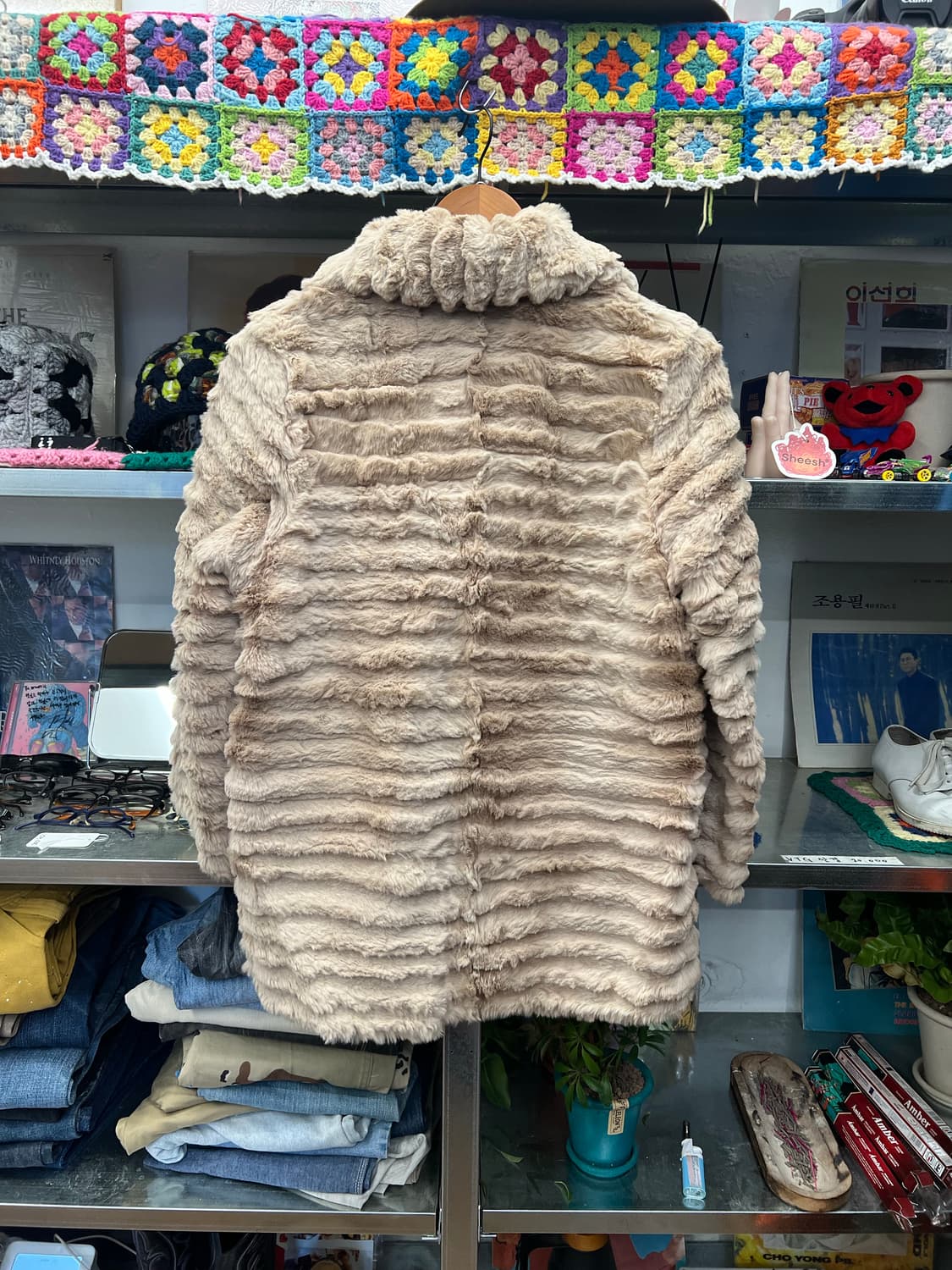 Beige Stripe Faux Fur Coat 상품이미지2