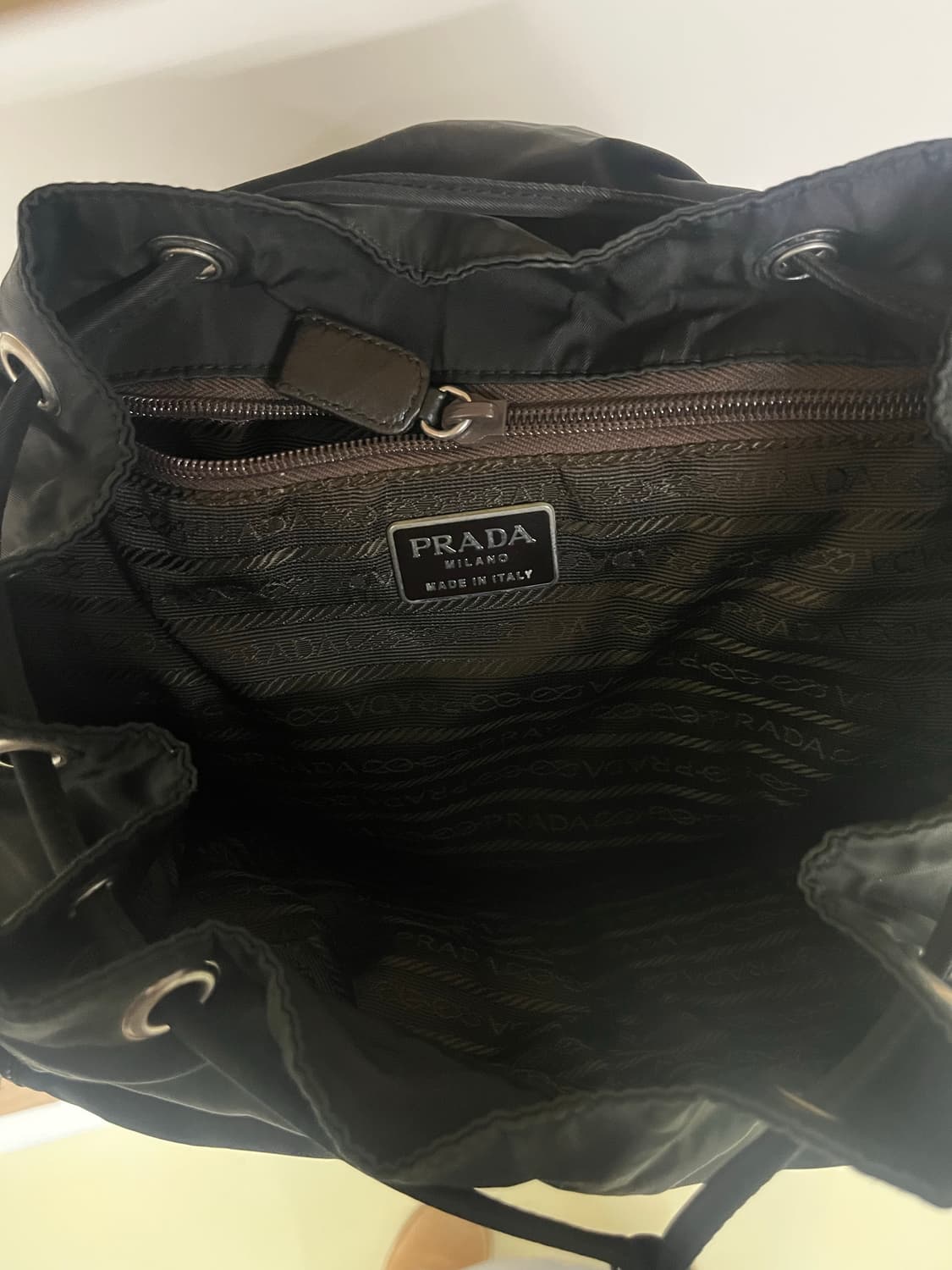 프라다 나일론 빈티지 백팩 미듐 블랙 상품이미지7
