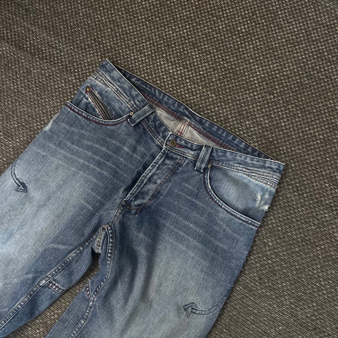 (37) 디젤 중청 워싱 화살표 버튼플라이 데님 팬츠 상품이미지3