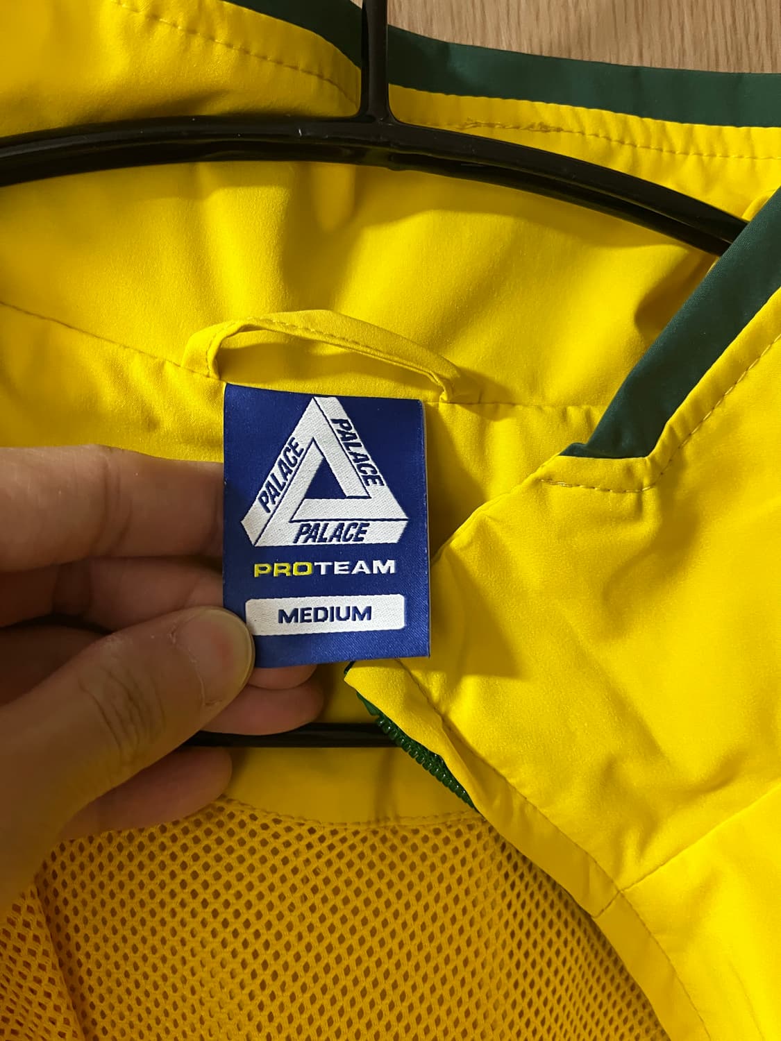 팔라스 프로 팀 02 쉘 자켓 옐로우 - 24FW M사이즈 팝니다 상품이미지9