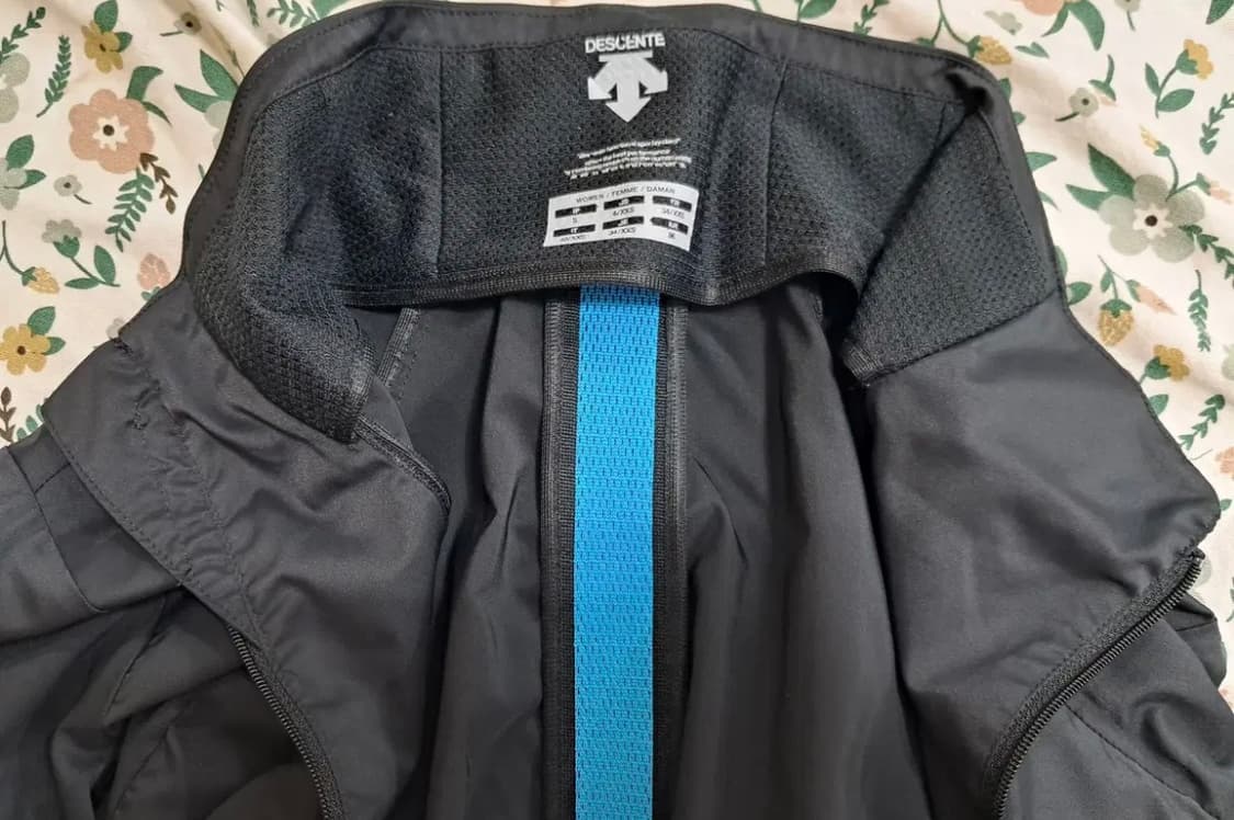 데상트 여성 러닝바람막이 85사이즈 상품이미지5