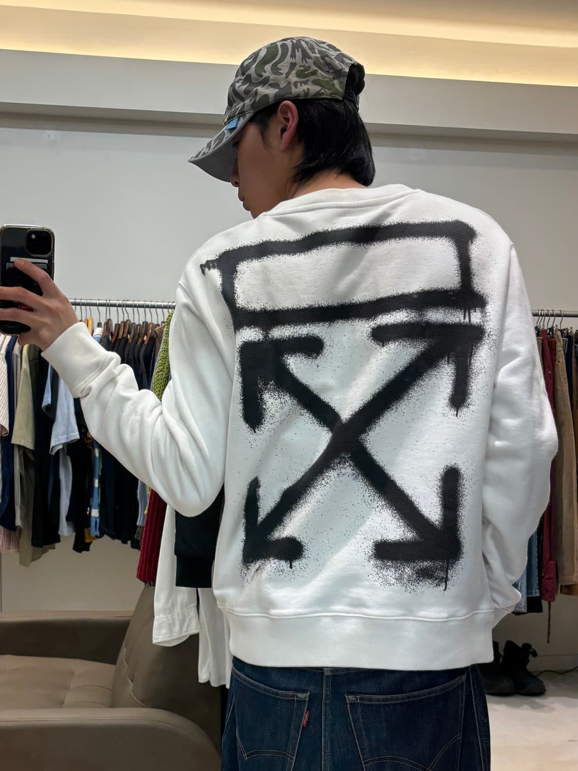 오프화이트 스프레이 페인팅 맨투맨 상품이미지9