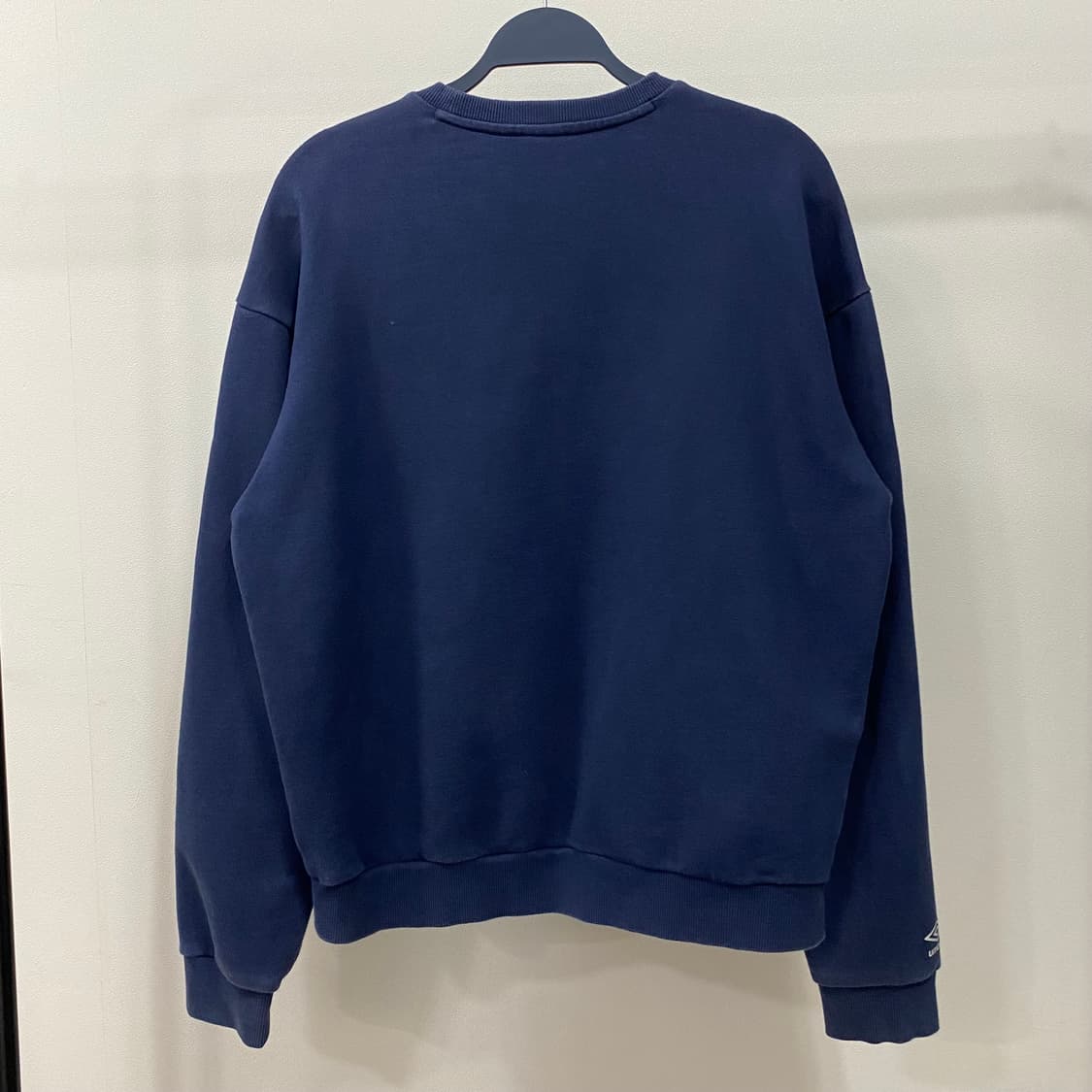 엄브로 아치 로고 맨투맨  상품이미지2