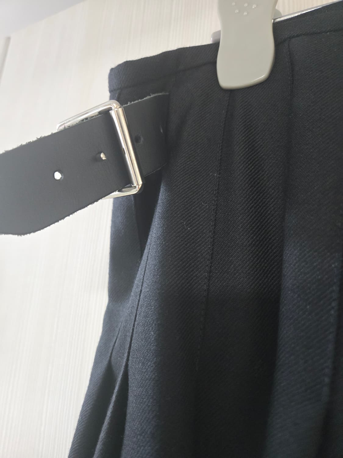 오날오브더블린 플리츠 맥시스커트 울 어반리서치 상품이미지5