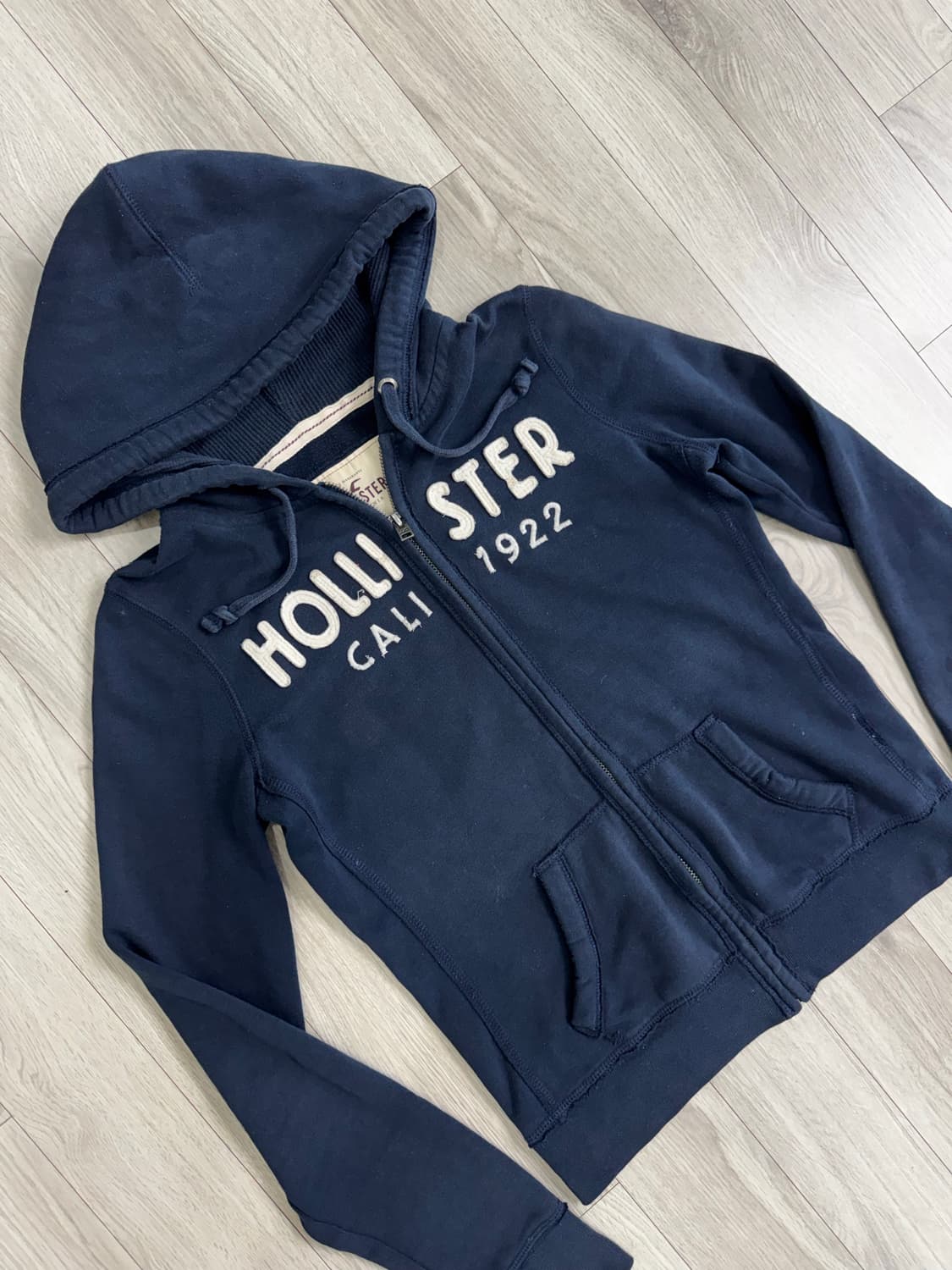 홀리스터 슬림핏 후드집업 네이비 상품이미지2