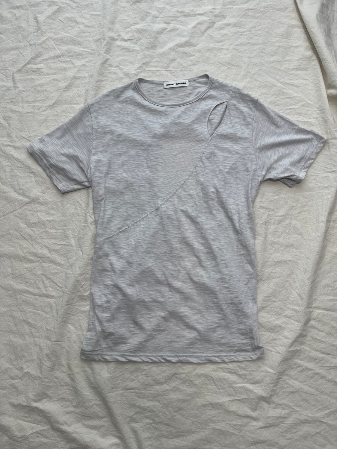 애프터먼데이 홀 백리스 티셔츠  상품이미지2