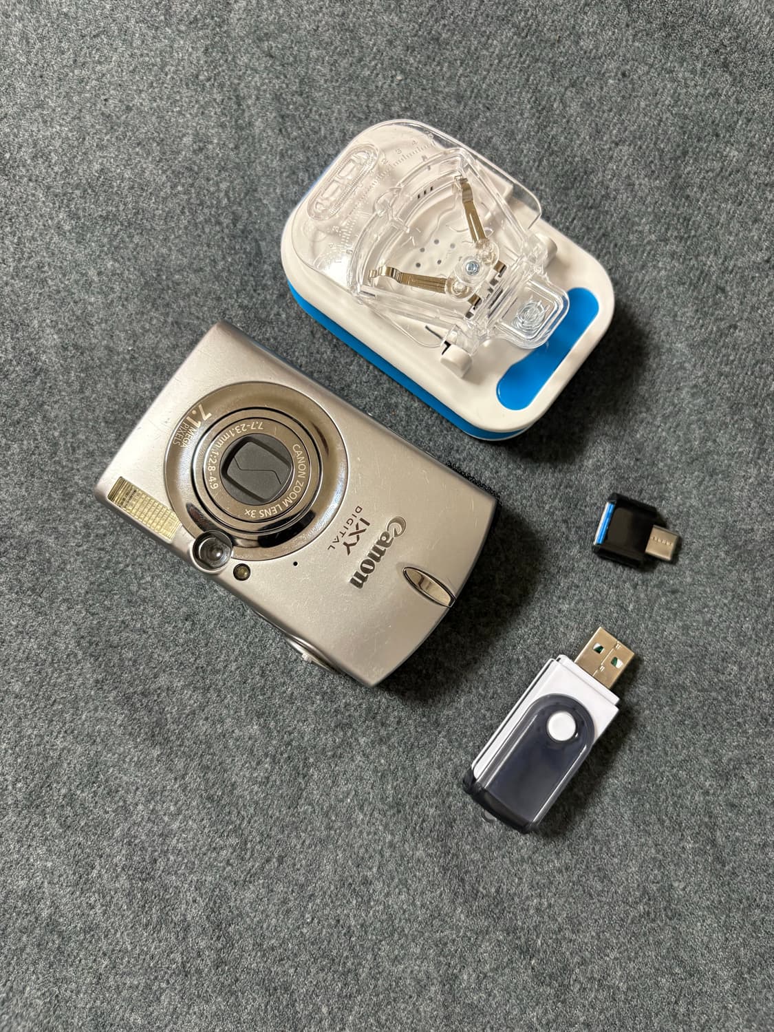 캐논 익서스 750(ixus750) 원희 디카 판매합니다. 상품이미지1