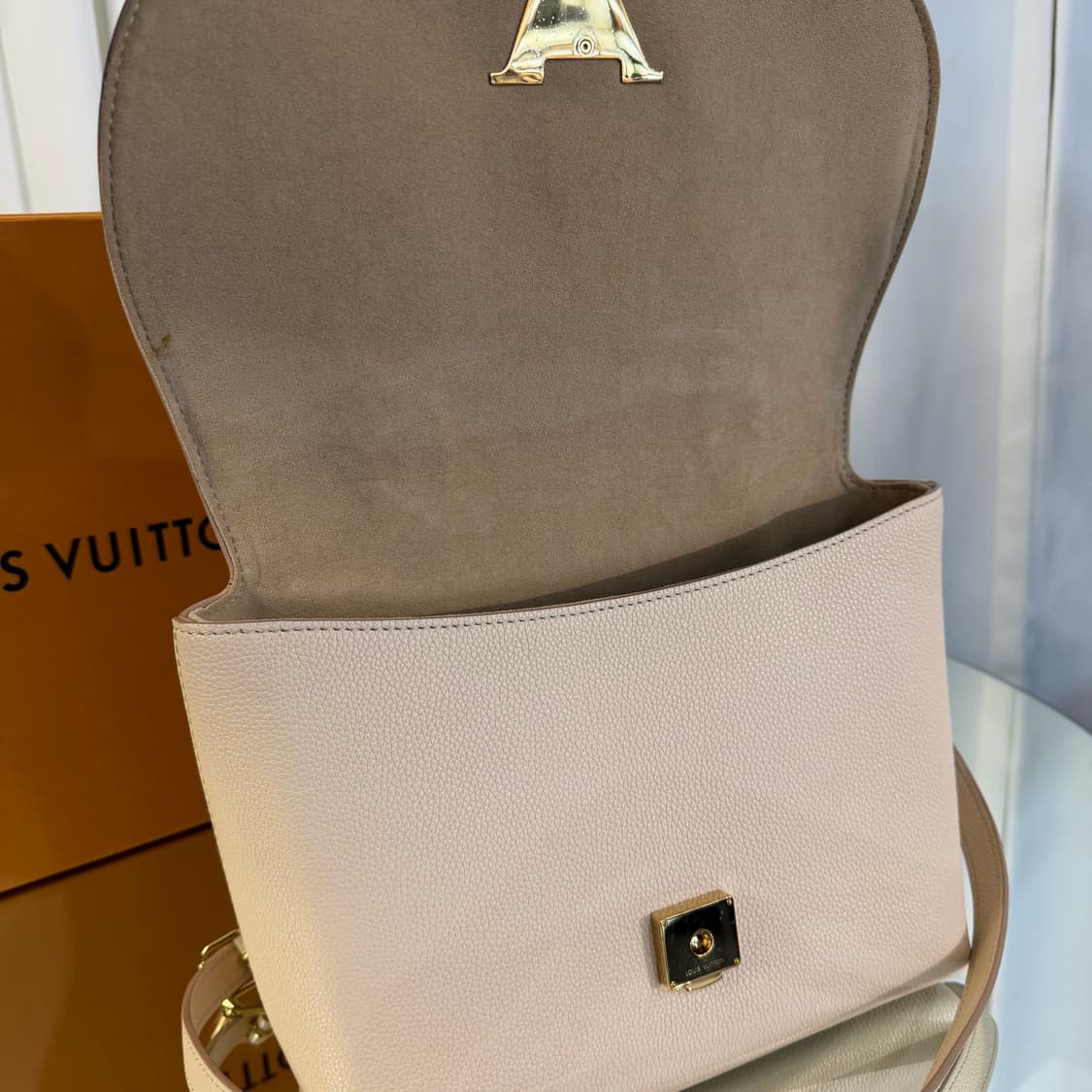 루이비통 볼타 탑 핸들 토트 숄더백 상품이미지7