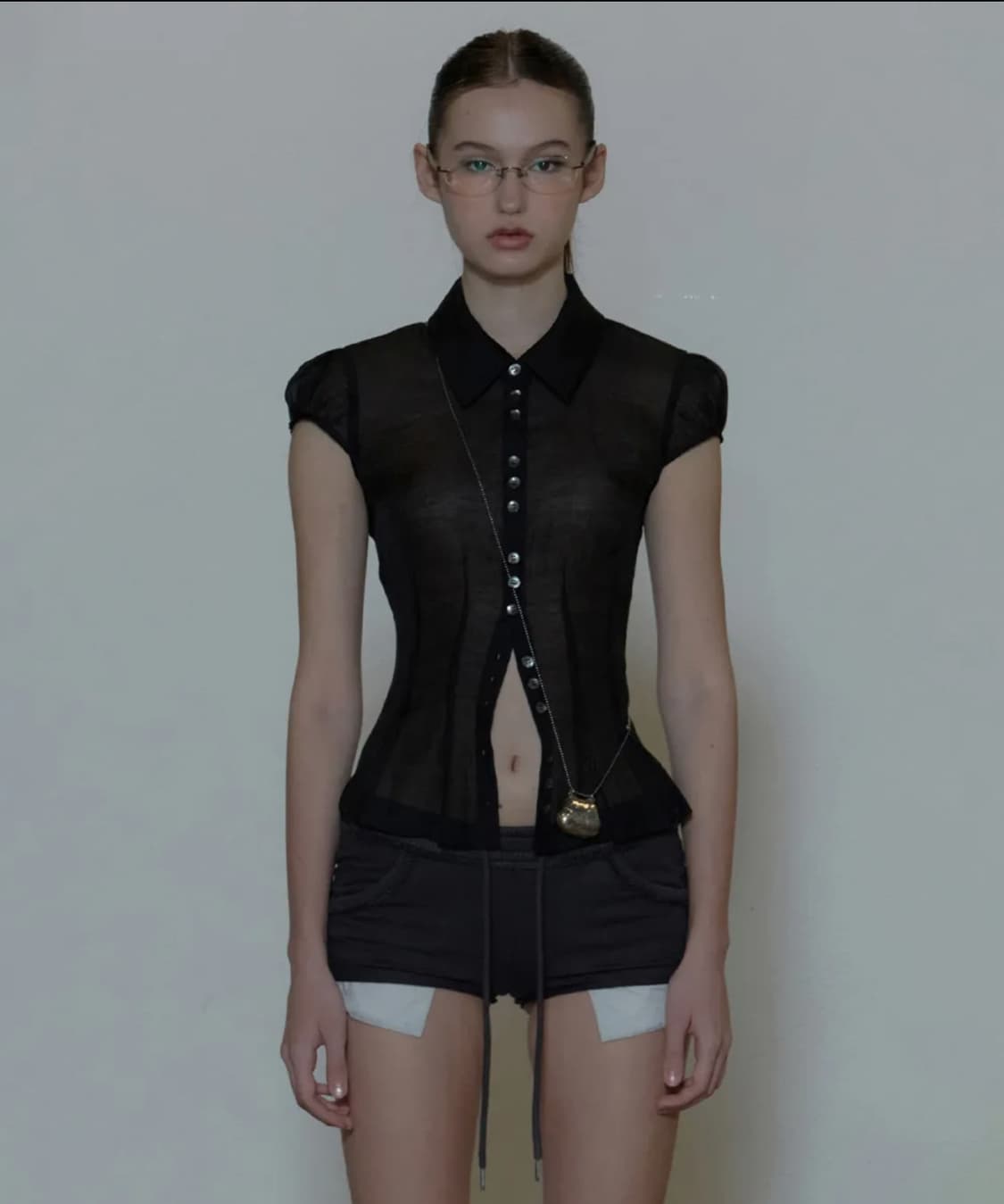 스컬프터 Sheer Pleated Hem Blouse Black 상품이미지2