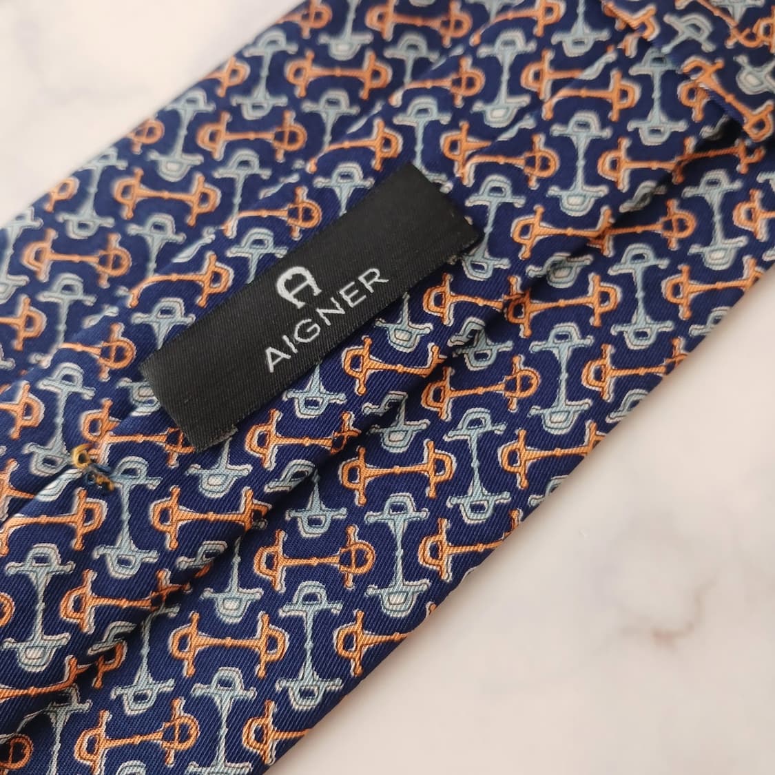 아이그너 실크 네이비 로고 패턴 넥타이 9.6cm A+등급 A19076
 상품이미지5