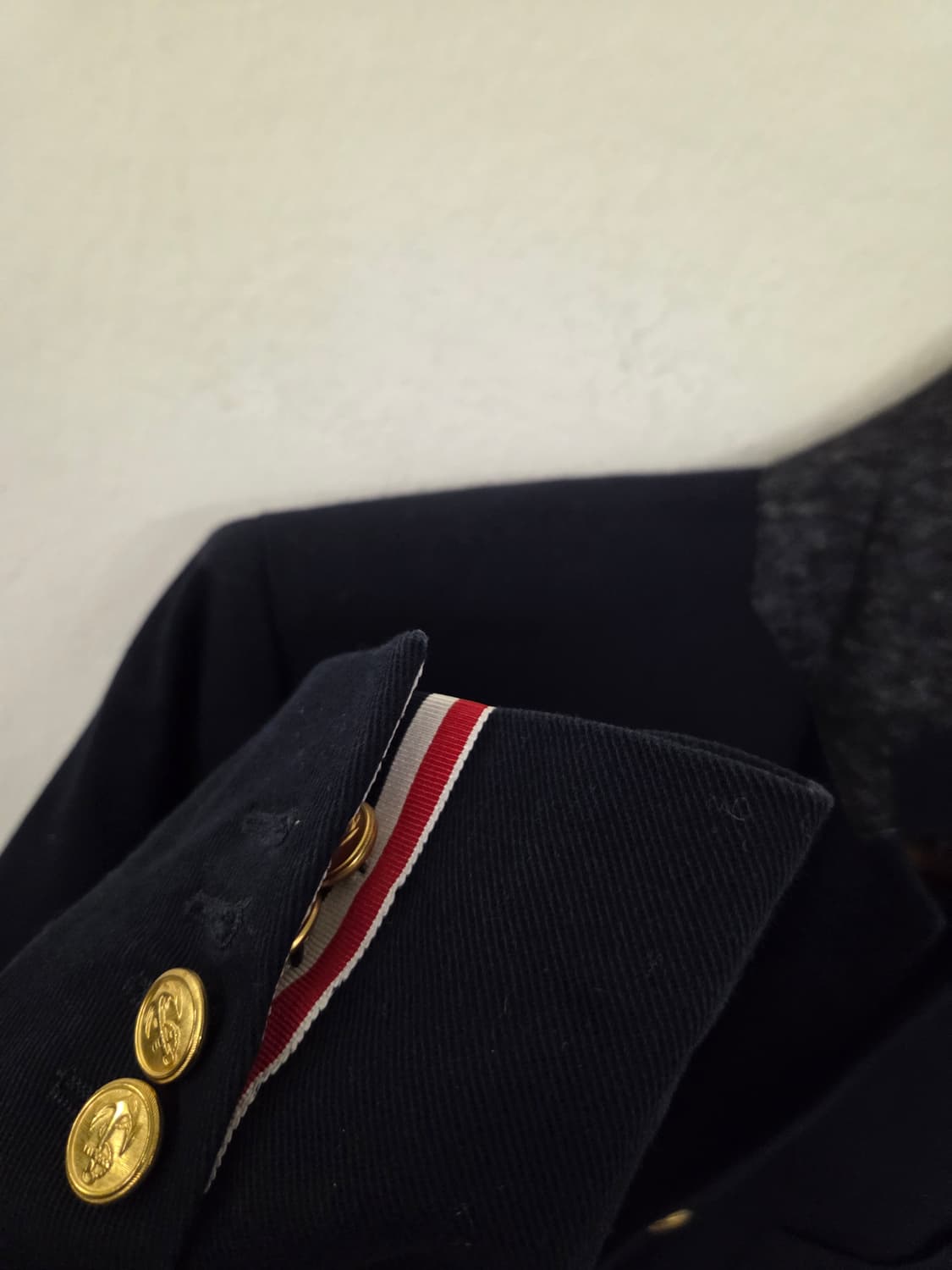 톰브라운 네이비 자켓 상품이미지3