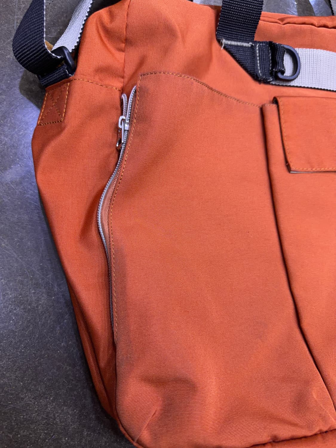 디젤 2way 유틸리티 멀티포켓 토트백 크로스백 상품이미지5