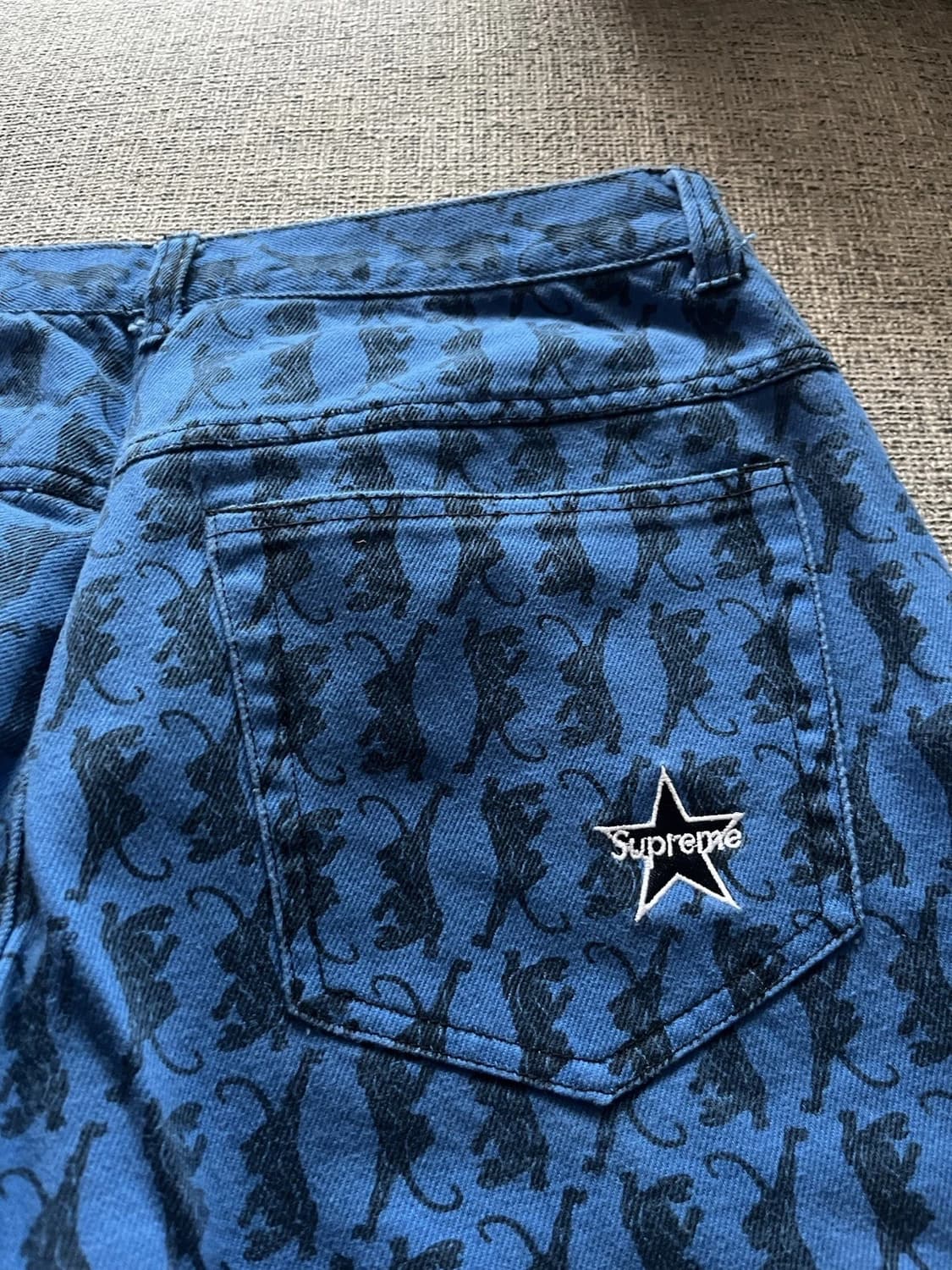 슈프림 워시드 레귤러 진 상품이미지2