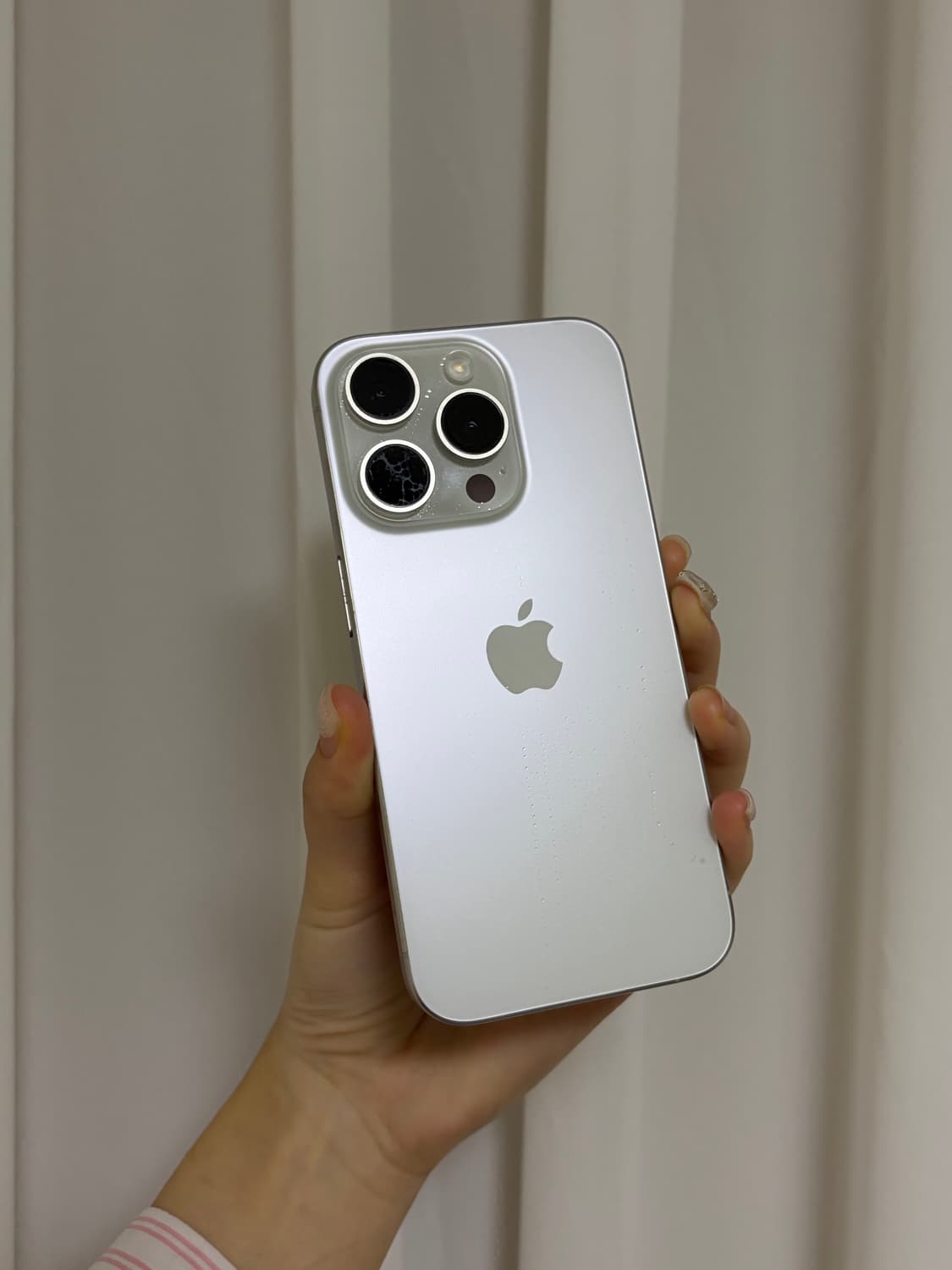 아이폰15pro 화이트티타늄 256gb 상품이미지1