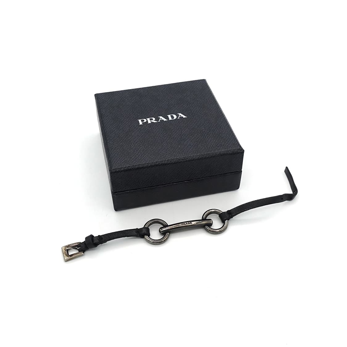 Prada 프라다 아카이브 메탈탭 레더 브레이슬릿 팔찌 상품이미지1