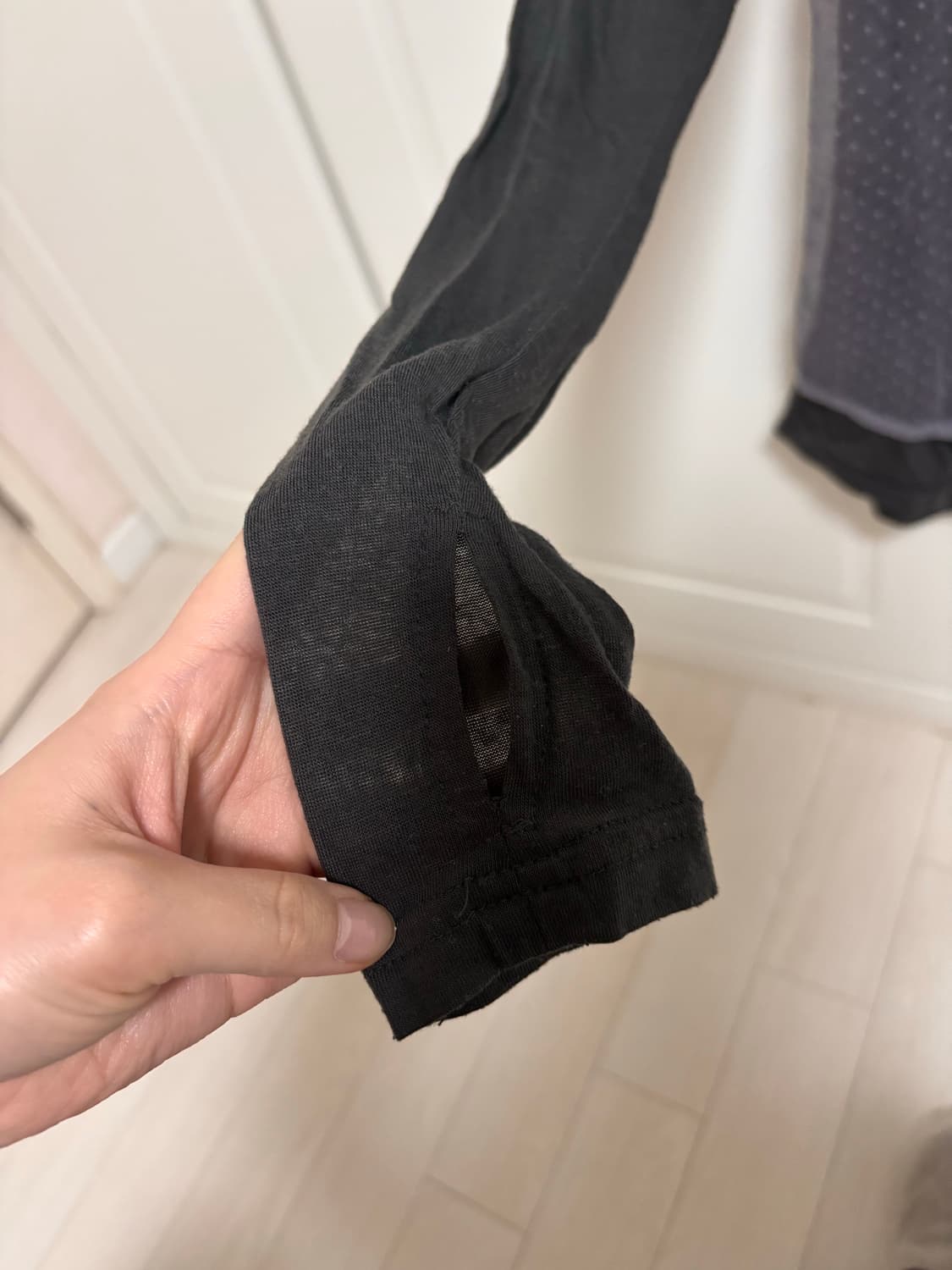 팬시클럽 도트 레이어드 롱슬리브 그레이 상품이미지5