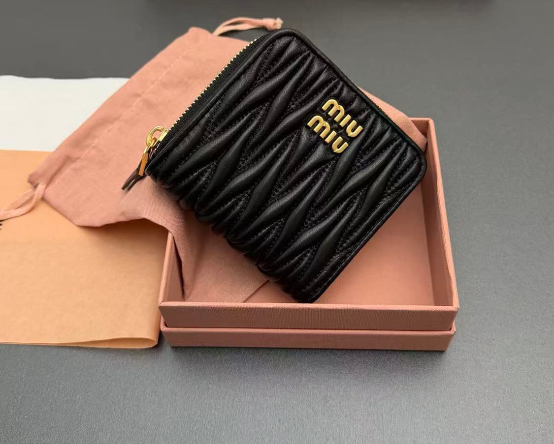 미우 미우 마테라쎄 나파 가죽 동전 지갑 블랙 상품이미지3