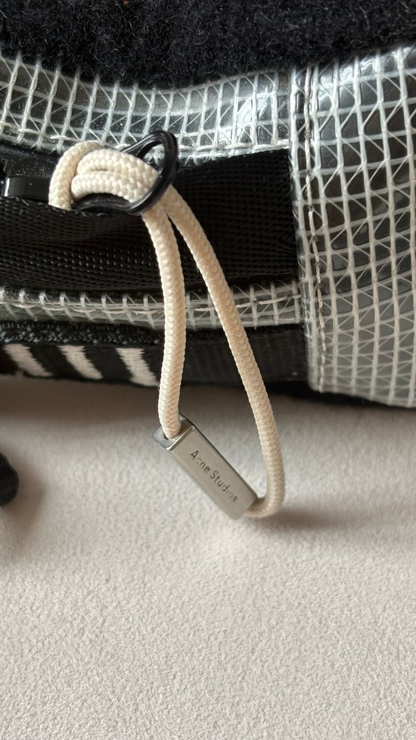 아크네스튜디오 크로스백 상품이미지4