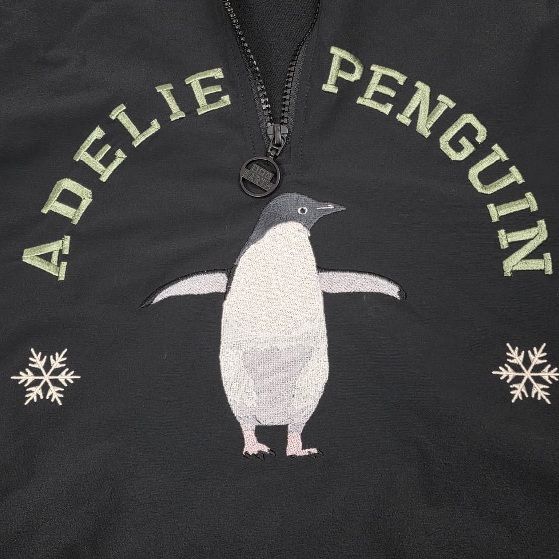 [새상품] 비비씨어스 남성 펭귄 우븐패치 하프집업 맨투맨 M 상품이미지2