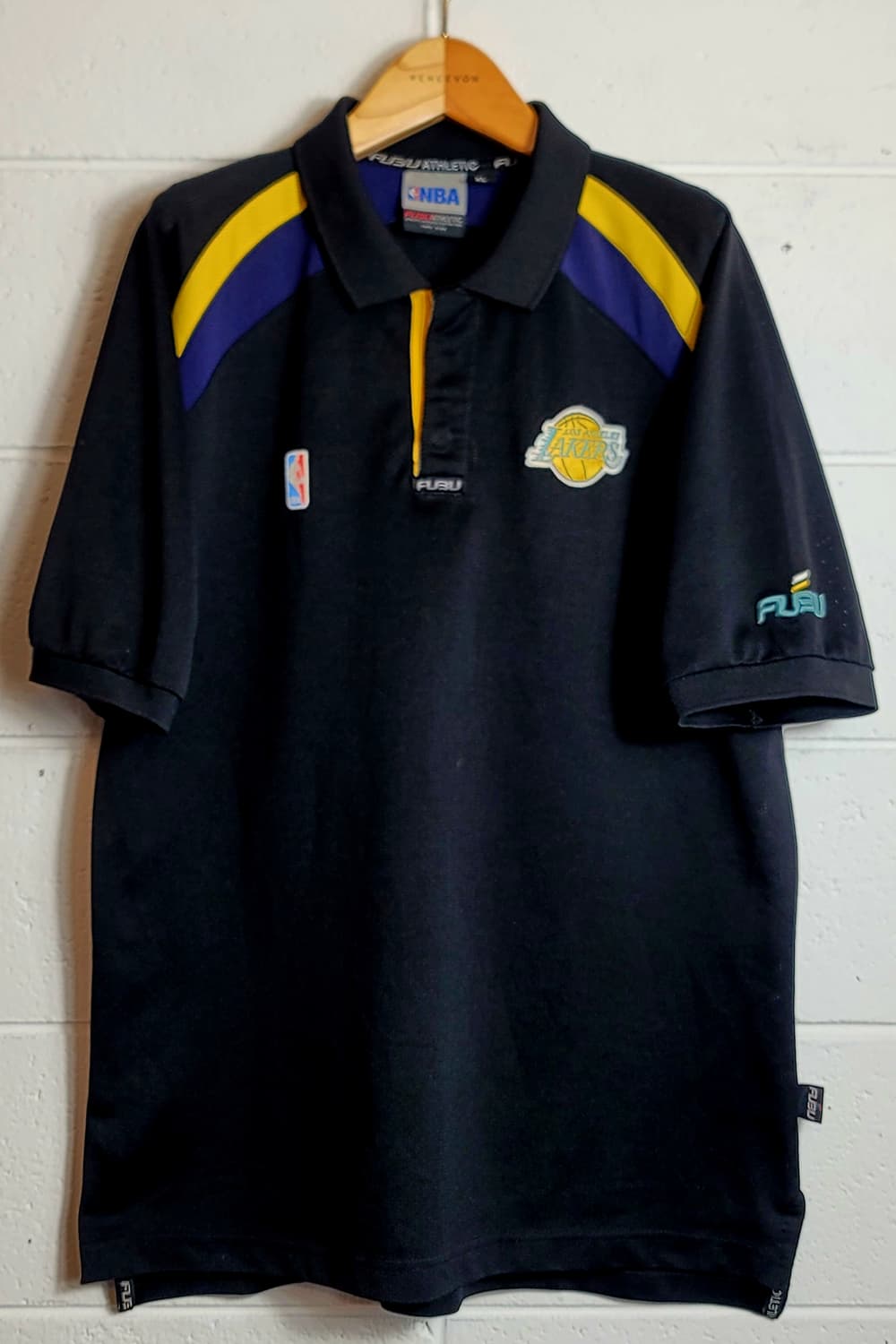 푸부(FUBU) x NBA LA레이커스 올드스쿨 반팔 PK티셔츠 판매 상품이미지1