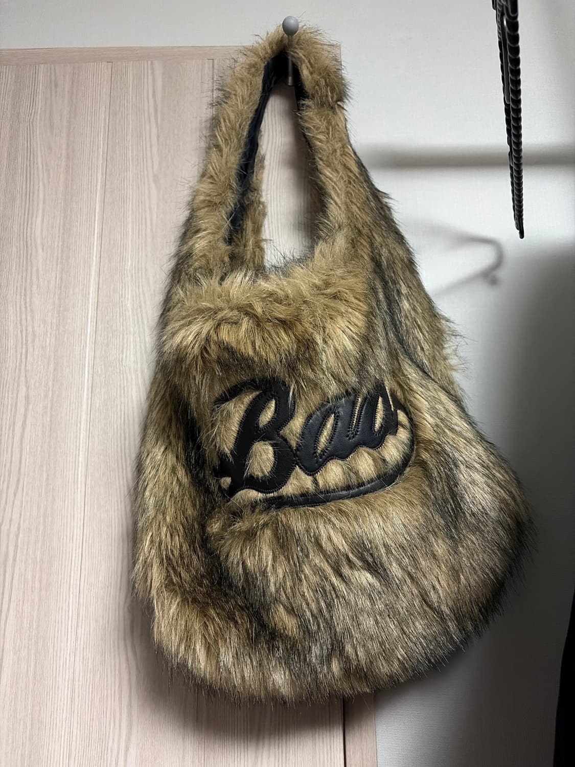 배드블러드 퍼 가방 상품이미지1