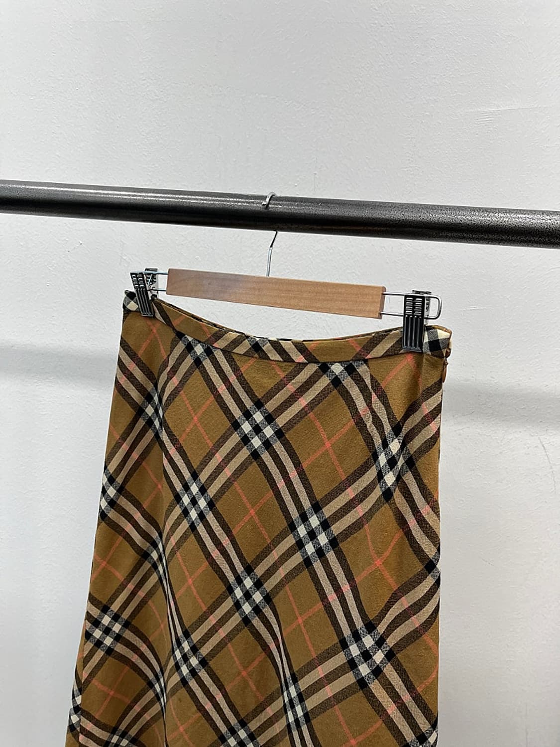 여) 버버리 체크 롱 스커트  상품이미지5