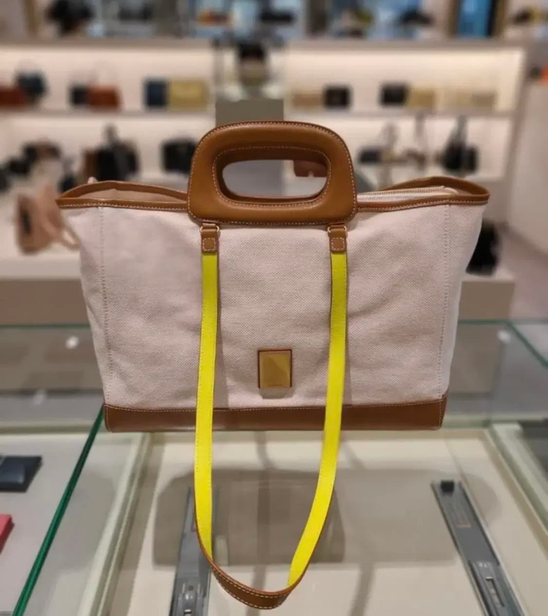 [미사용품] 쿠론 가방 상품이미지3