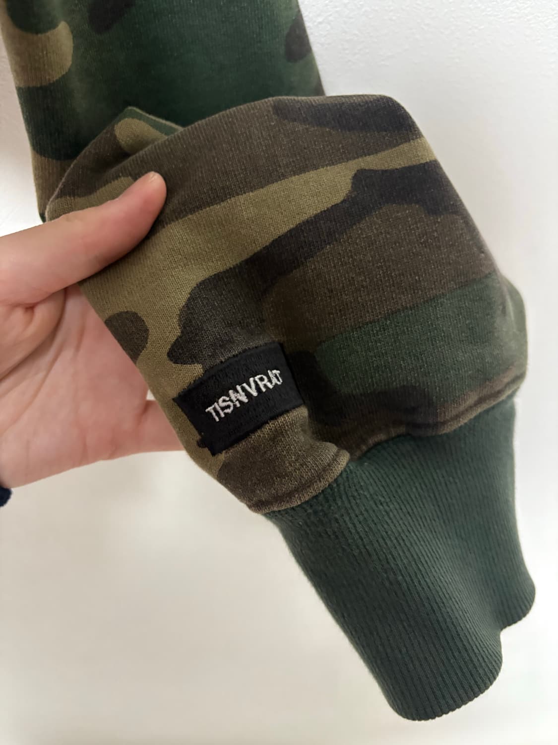 디스이즈네버댓 카모 크롭 후드티 상품이미지4