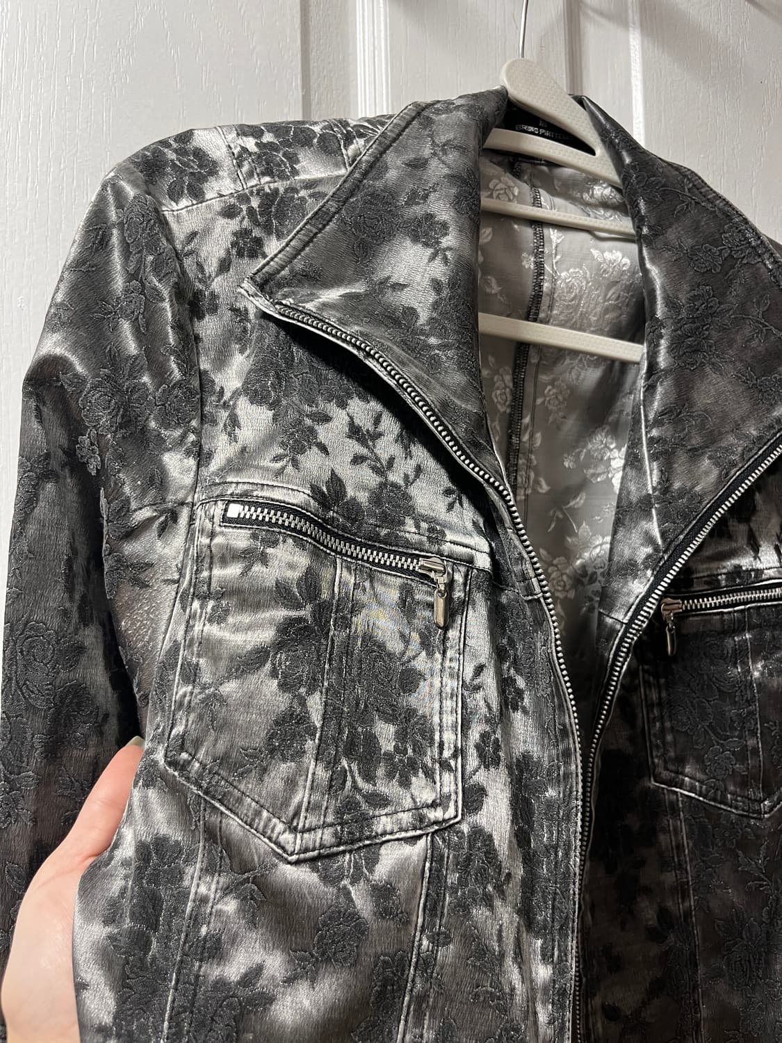     Vintage Metallic Rose Jacket 상품이미지1