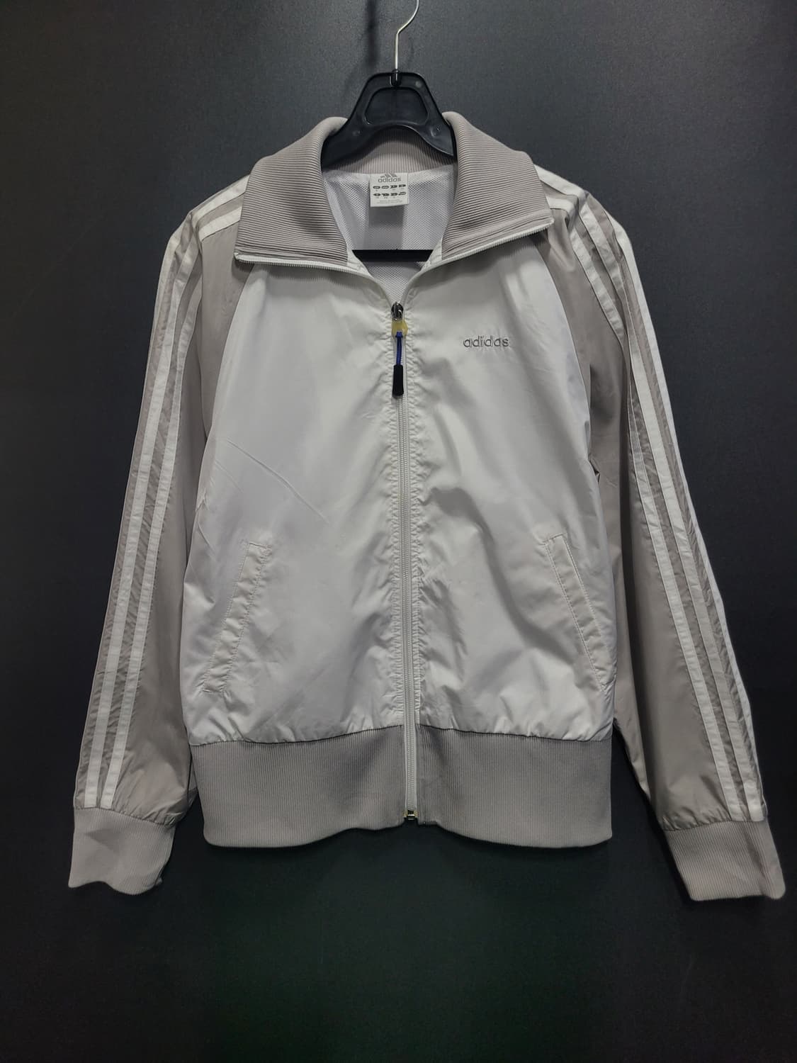 아디다스 올드스쿨 레터링 화이트 그레이 바람막이 집업자켓 상품이미지1