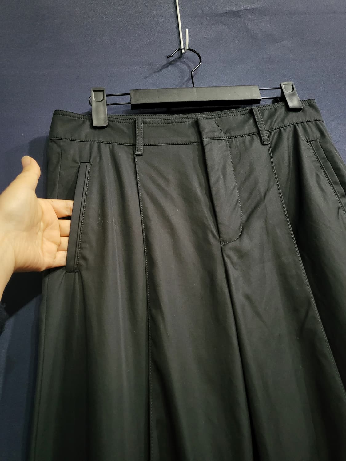 빈스 와이드 핀턱 슬랙스 팬츠 상품이미지2