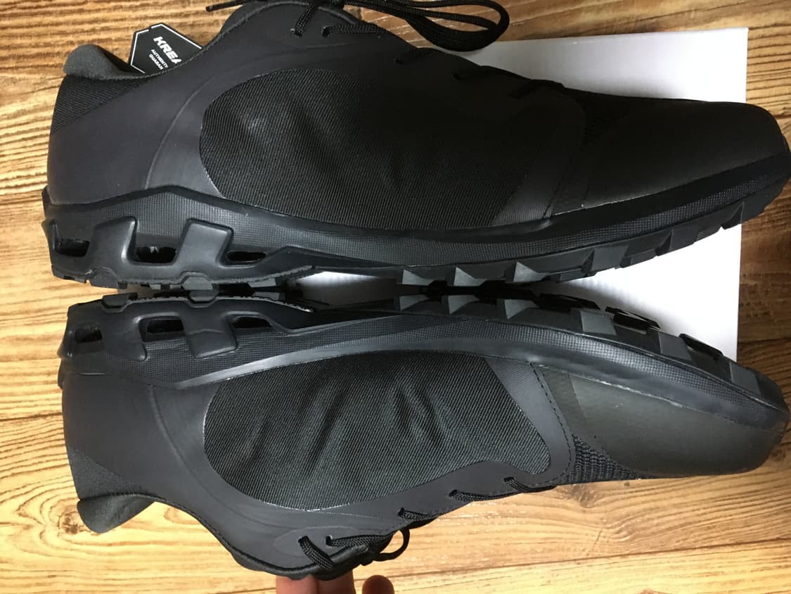 온러닝 파프 클라우드벤처 블랙 판매합니다 상품이미지5