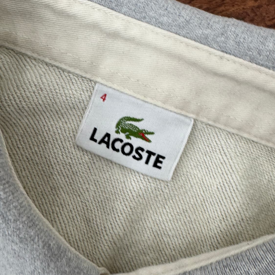 . 100 라코스테 그레이 스웻 카라 티셔츠  상품이미지4