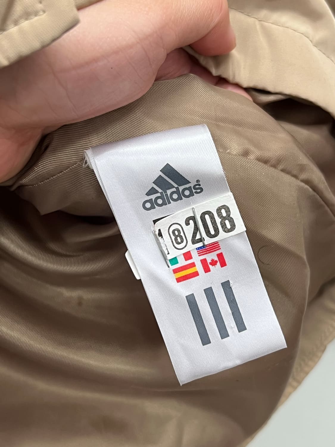 아디다스 우먼스 캐주얼 덕다운 패딩 자켓 베이지 상품이미지6