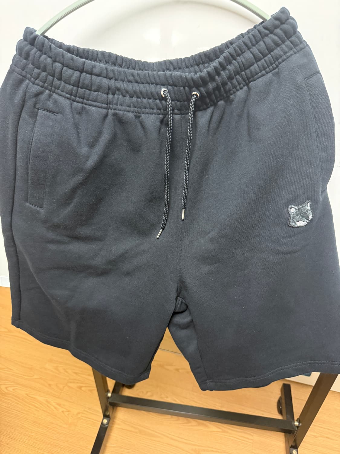 (정가 27만원) 메종키츠네 반바지 XL 블랙 상품이미지1