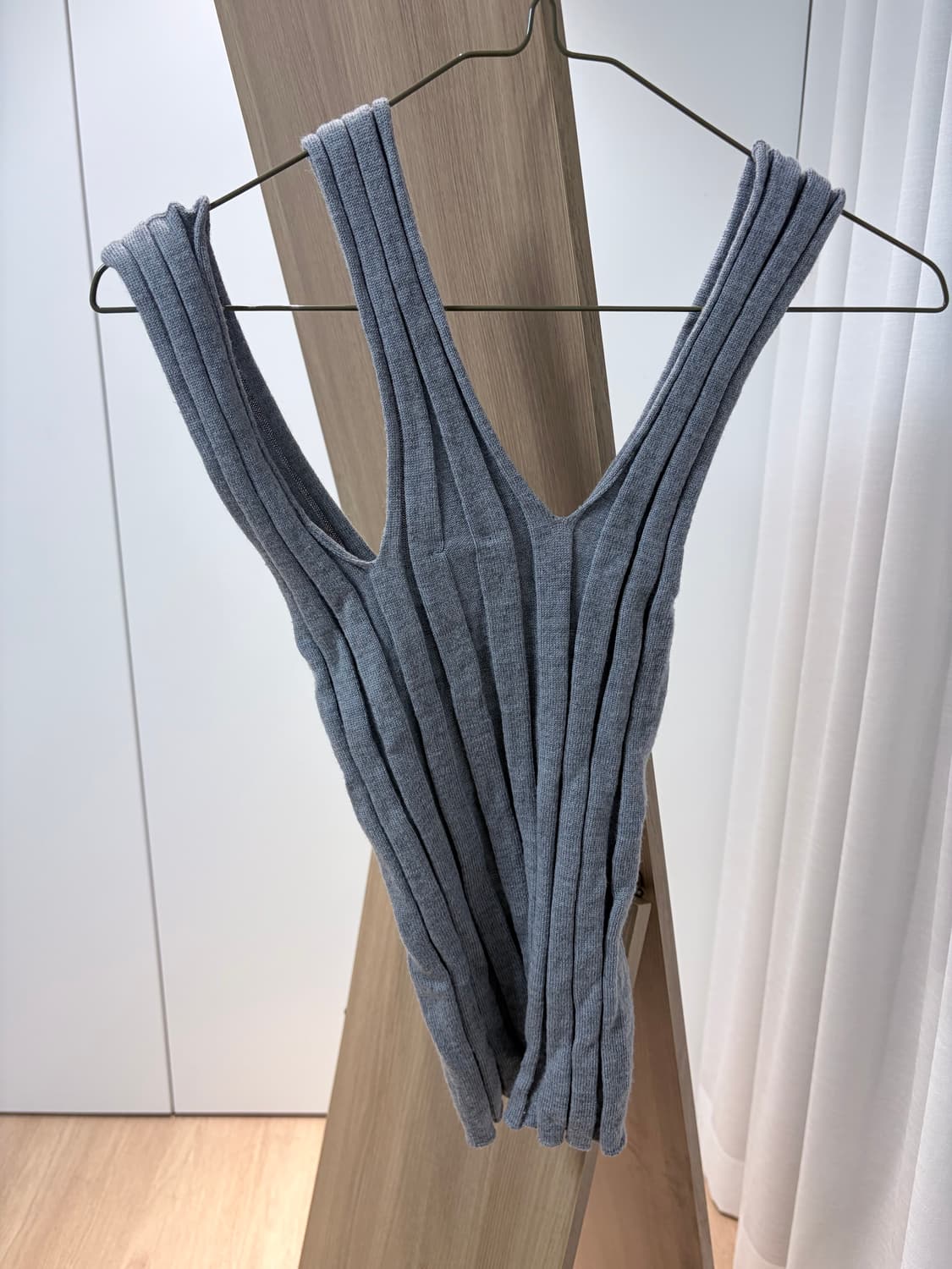 베이스레인지 니트 슬리브리스 상품이미지1